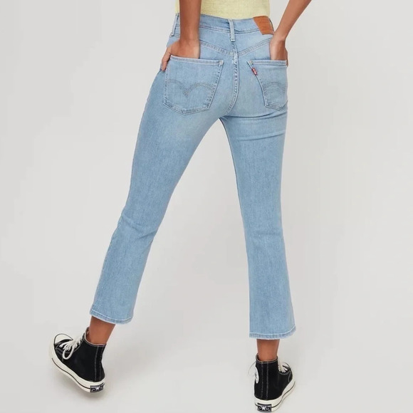 Levi's Premium Milehigh Crop Flare Jean size 25 Light wash- Late To The Game - Picture 3 of 12
